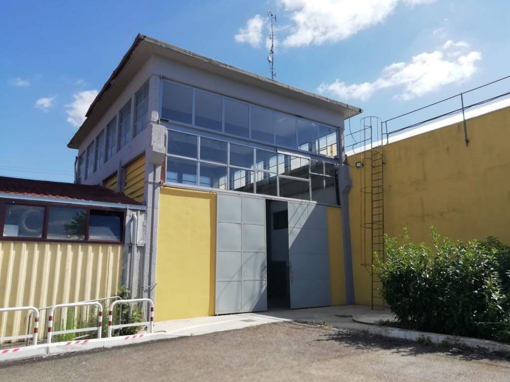 ufficio in affitto a Monterotondo in zona Stazione