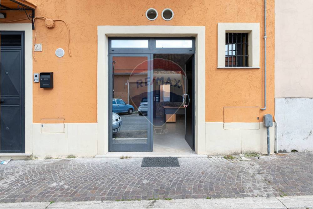 locale commerciale in affitto a Monterotondo