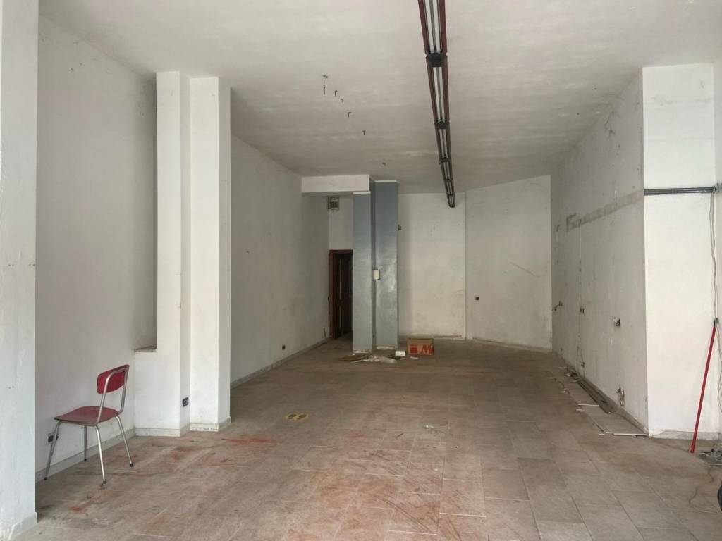 negozio in affitto a Monterotondo in zona Stazione