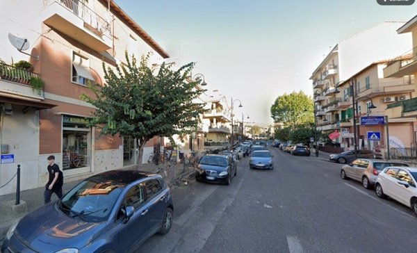 negozio in affitto a Monterotondo in zona Stazione