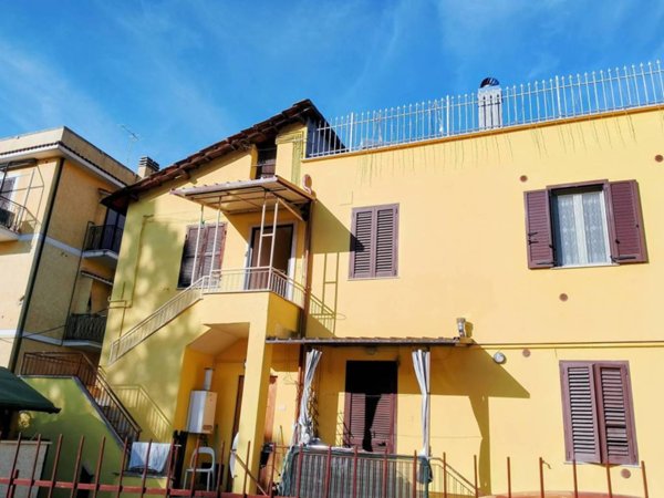 appartamento in affitto a Monterotondo in zona Stazione