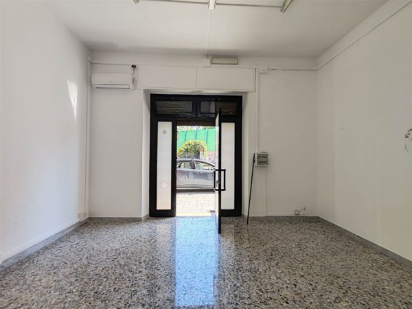 negozio in affitto a Monterotondo in zona Stazione