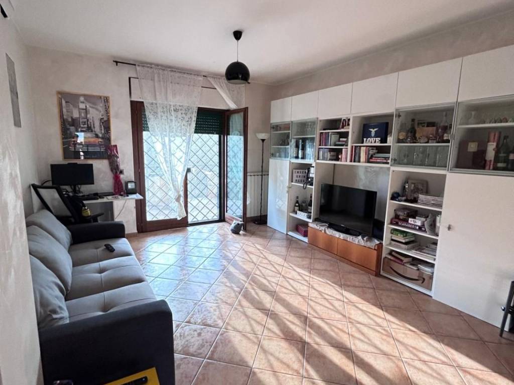 appartamento in affitto a Monterotondo in zona Stazione