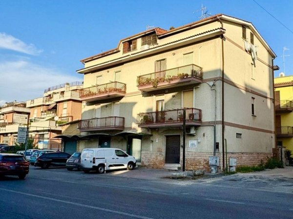 appartamento in affitto a Monterotondo in zona Stazione