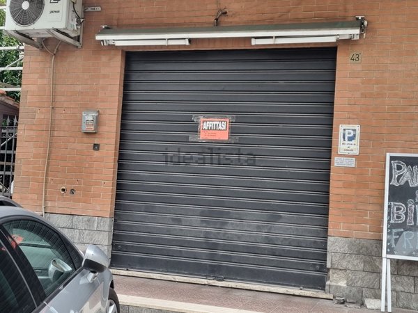 locale commerciale in affitto a Monterotondo