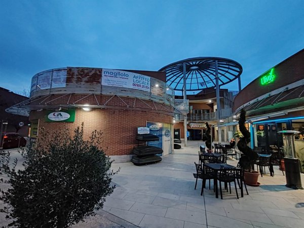 negozio in affitto a Monterotondo in zona Stazione