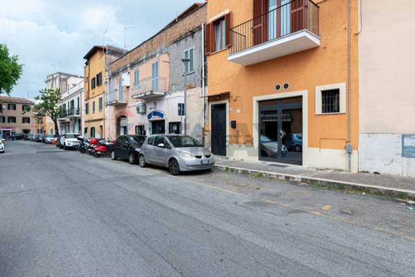 locale commerciale in affitto a Monterotondo