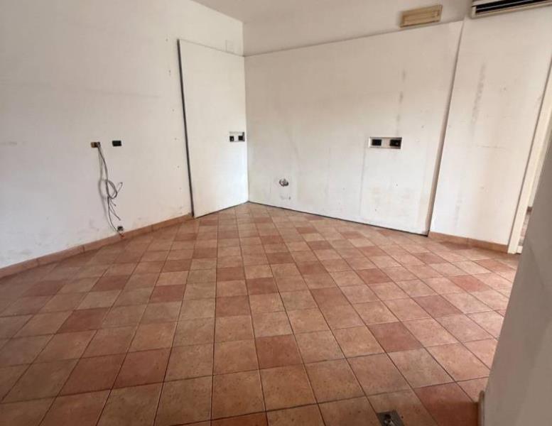 locale commerciale in affitto a Monterotondo