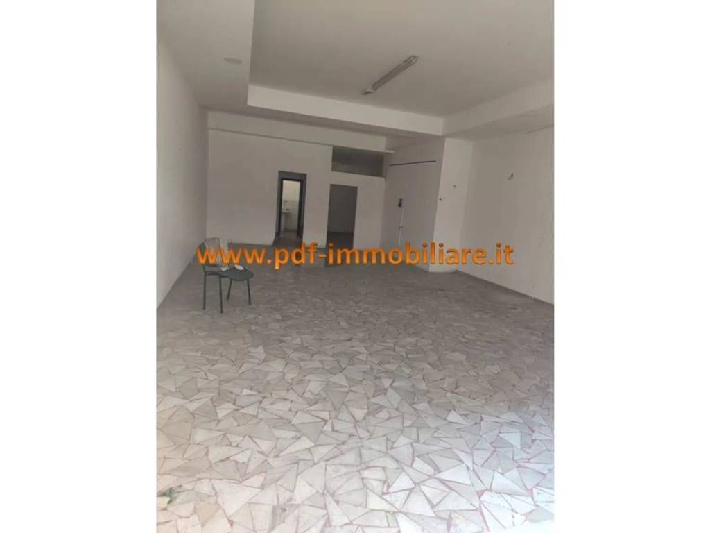 negozio in affitto a Monterotondo