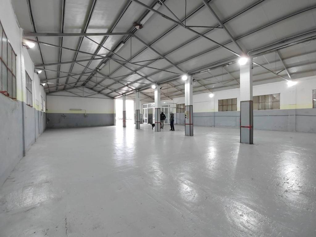 locale commerciale in affitto a Monterotondo in zona Stazione