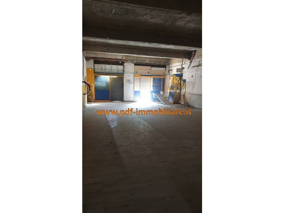 negozio in affitto a Monterotondo in zona Stazione