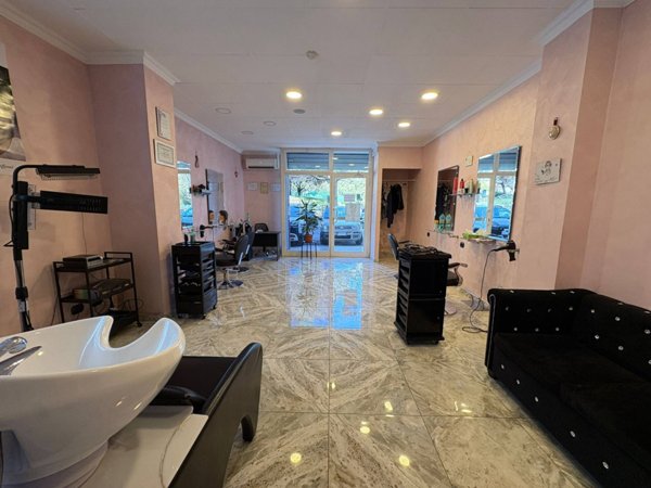 locale commerciale in affitto a Monterotondo