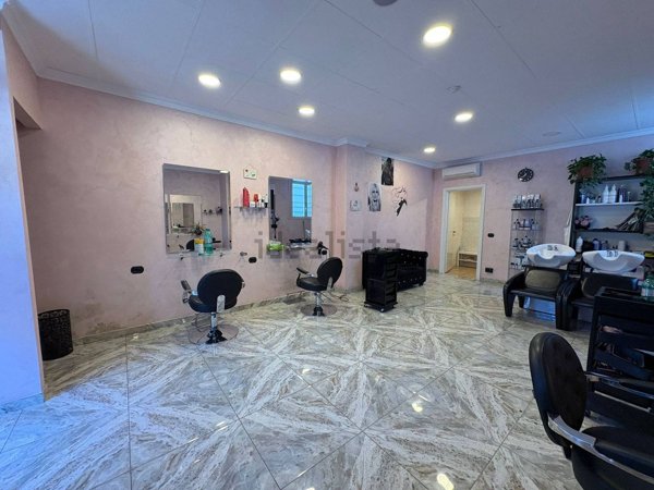 locale commerciale in affitto a Monterotondo