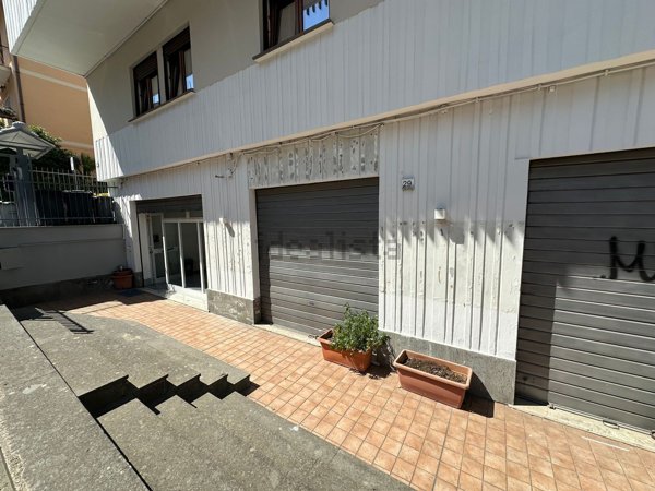 locale commerciale in affitto a Monterotondo
