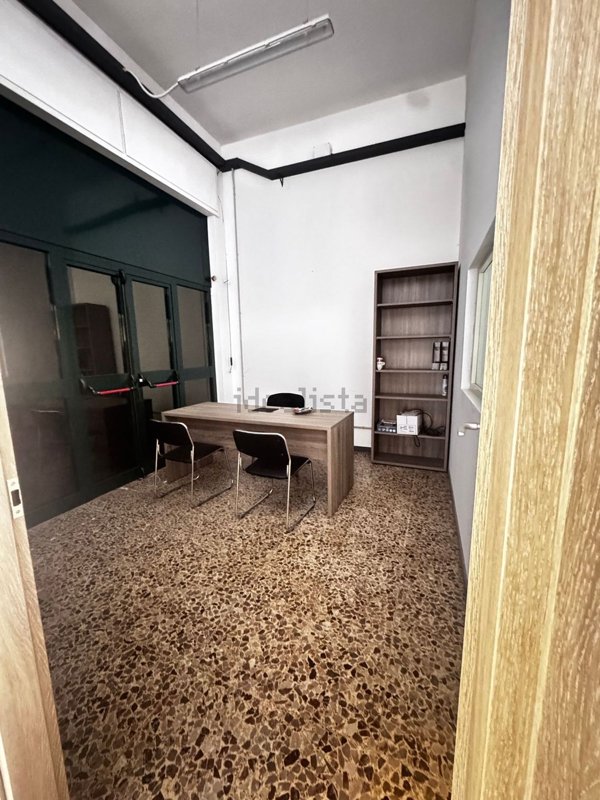 locale commerciale in affitto a Monterotondo in zona Stazione