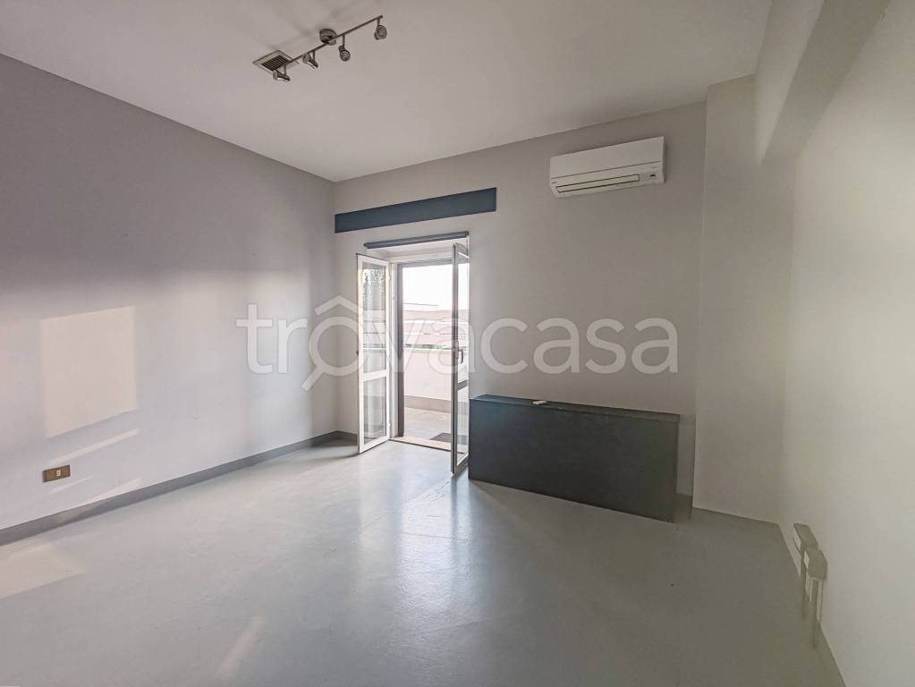 ufficio in affitto a Monterotondo in zona Stazione