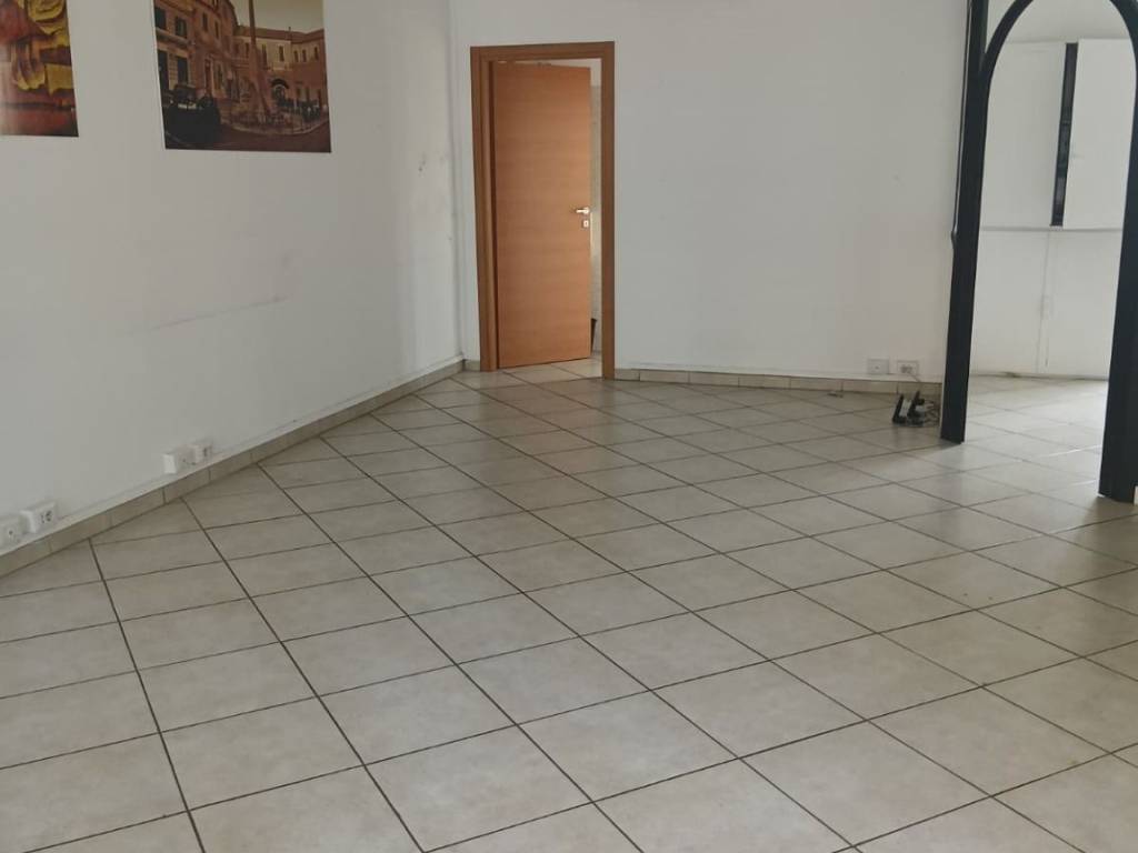 negozio in affitto a Monterotondo
