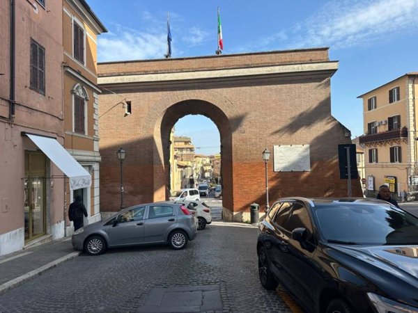 negozio in affitto a Monterotondo