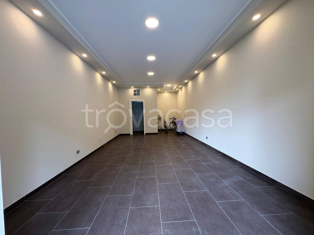 locale commerciale in affitto a Monterotondo