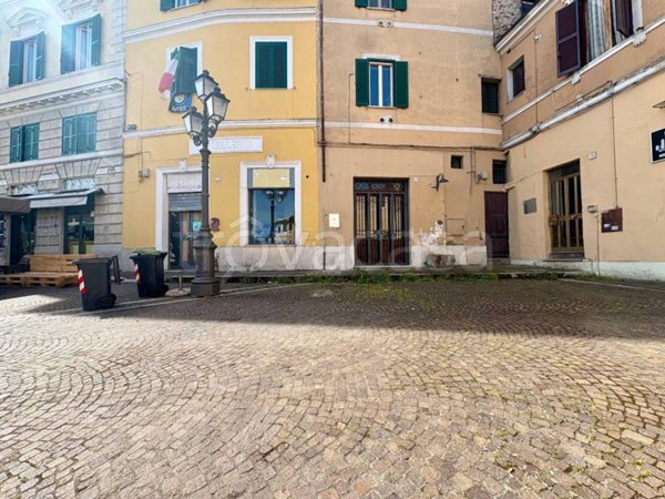 negozio in affitto a Monterotondo