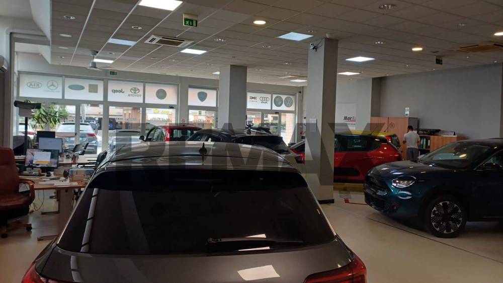 locale commerciale in affitto a Monterotondo in zona Stazione