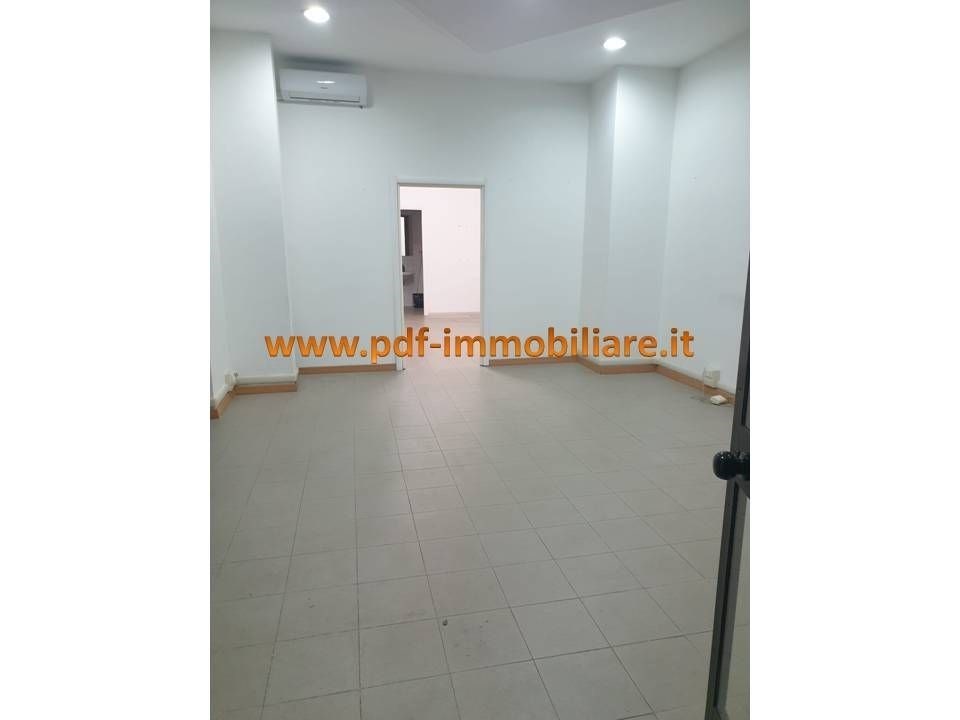 locale commerciale in affitto a Monterotondo