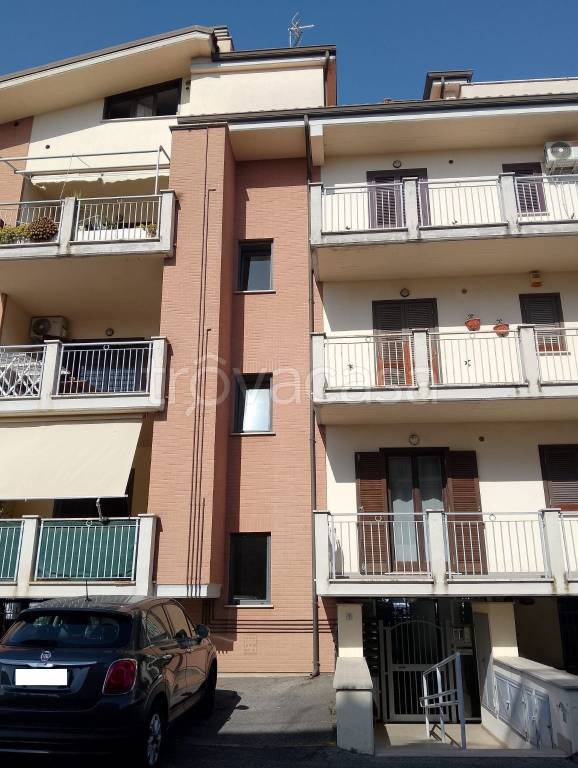 appartamento in affitto a Monterotondo in zona Stazione