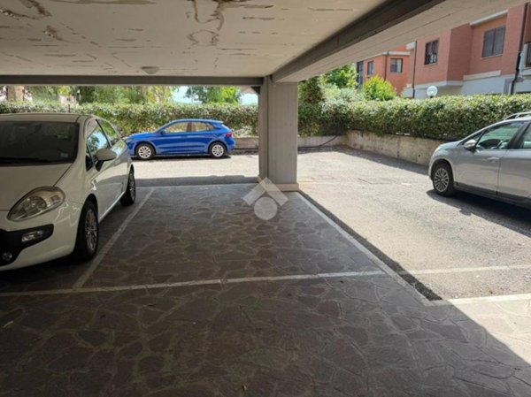 box auto in affitto a Monterotondo in zona Stazione