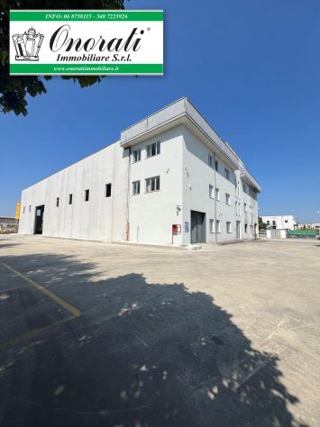 locale commerciale in affitto a Monterotondo