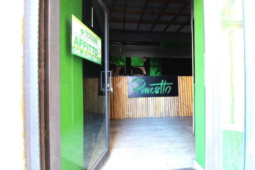 locale commerciale in affitto a Monterotondo