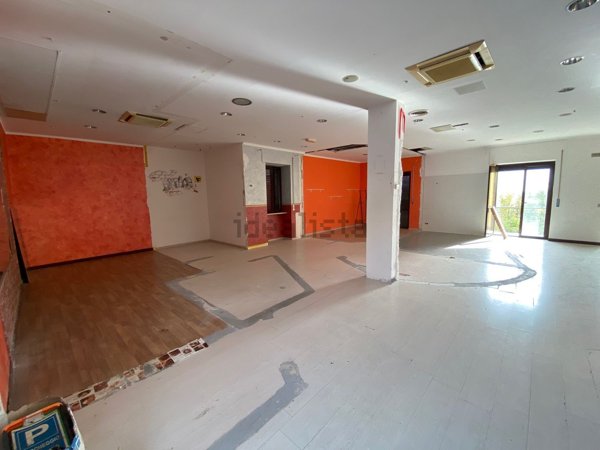 locale commerciale in affitto a Morlupo