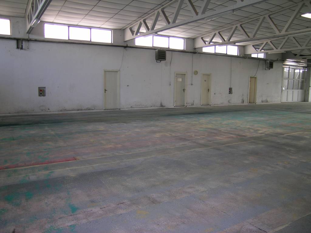 locale commerciale in affitto a Morlupo