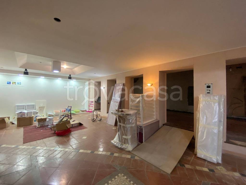locale commerciale in affitto a Morlupo