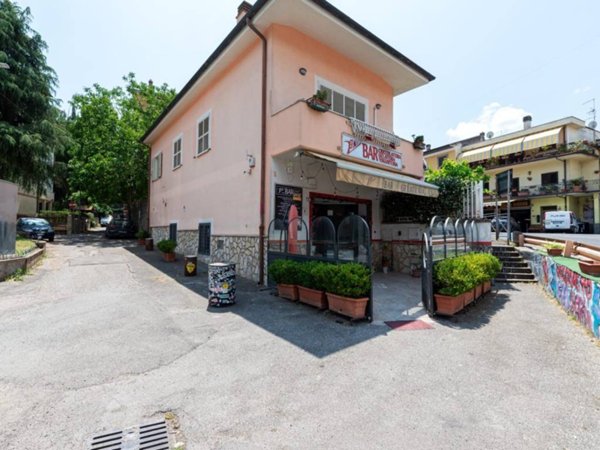 negozio in affitto a Morlupo