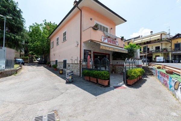 locale commerciale in affitto a Morlupo