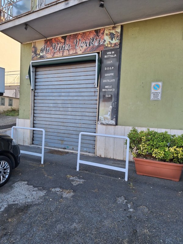 locale commerciale in affitto a Morlupo