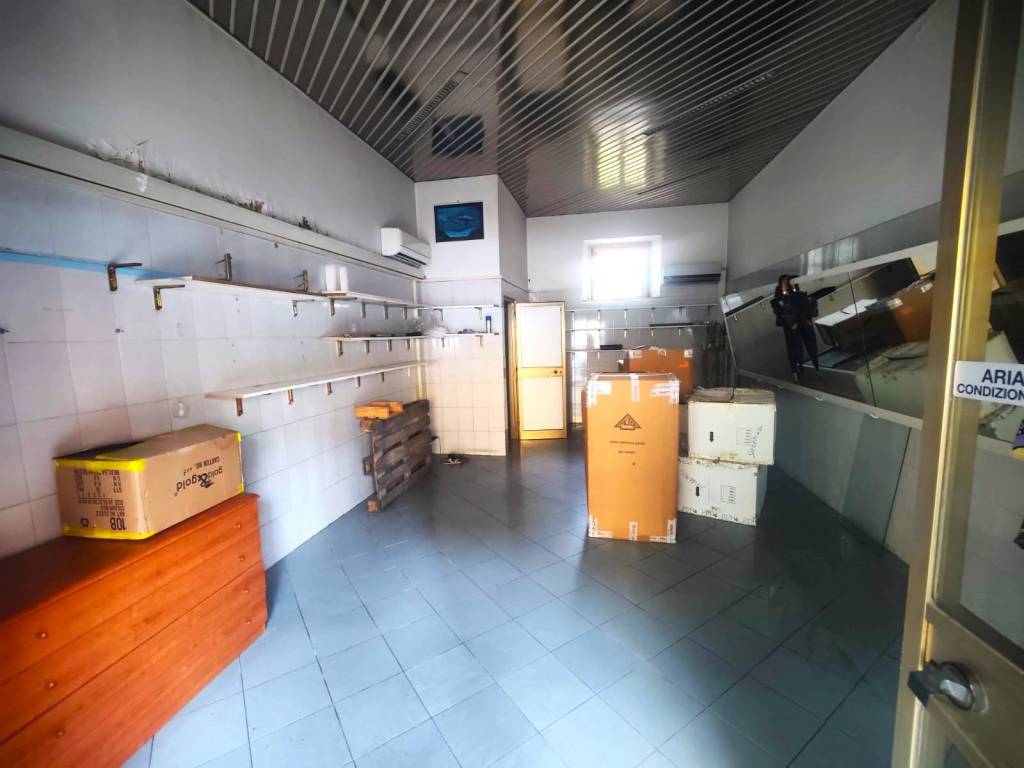 negozio in affitto a Nettuno