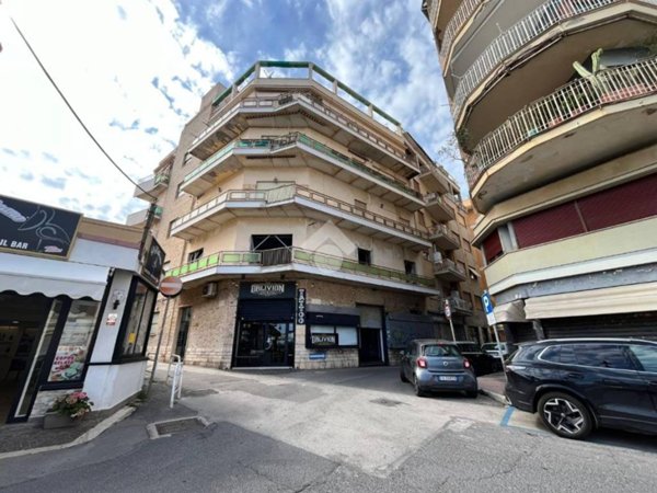 negozio in affitto a Nettuno