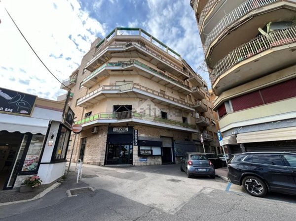 locale commerciale in affitto a Nettuno