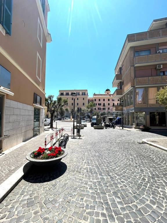 negozio in affitto a Nettuno