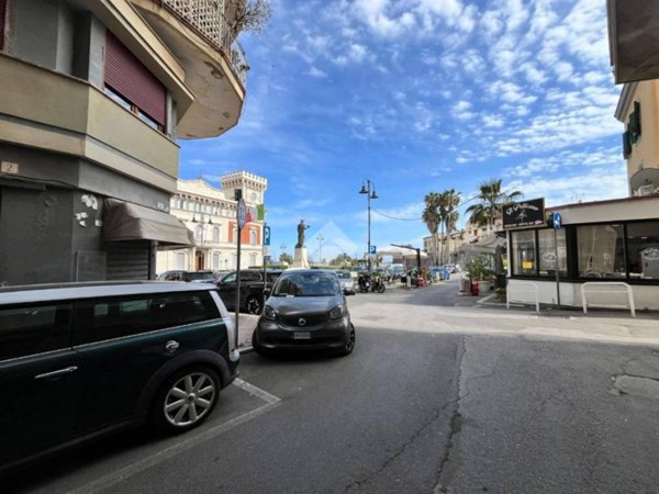 negozio in affitto a Nettuno