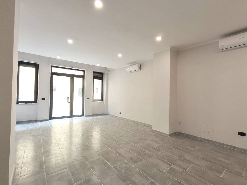 negozio in affitto a Nettuno