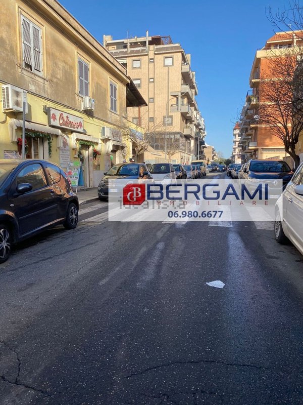 locale commerciale in affitto a Nettuno