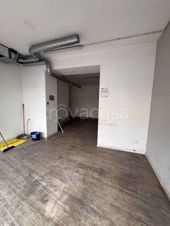 negozio in affitto a Nettuno