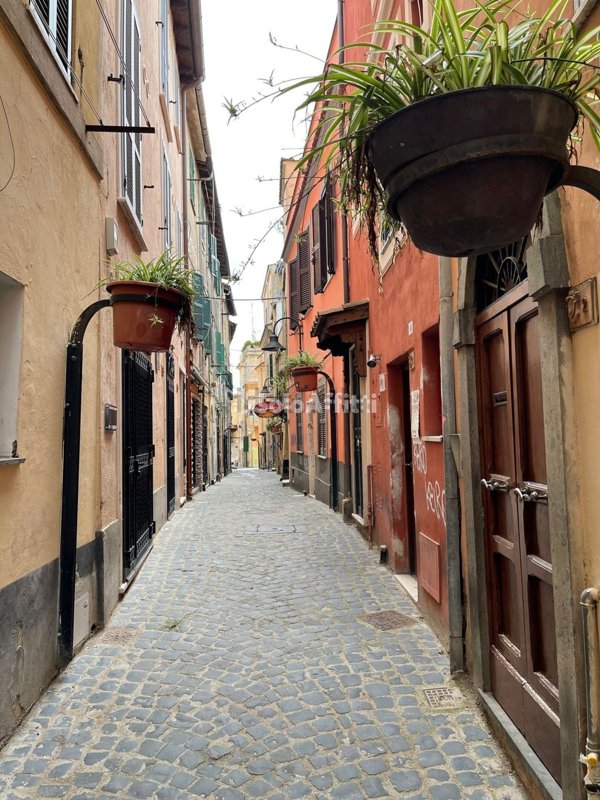 locale commerciale in affitto a Nettuno