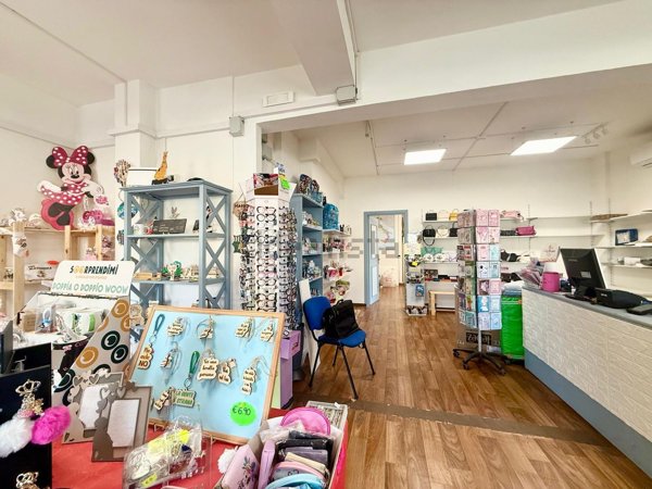 locale commerciale in affitto a Nettuno