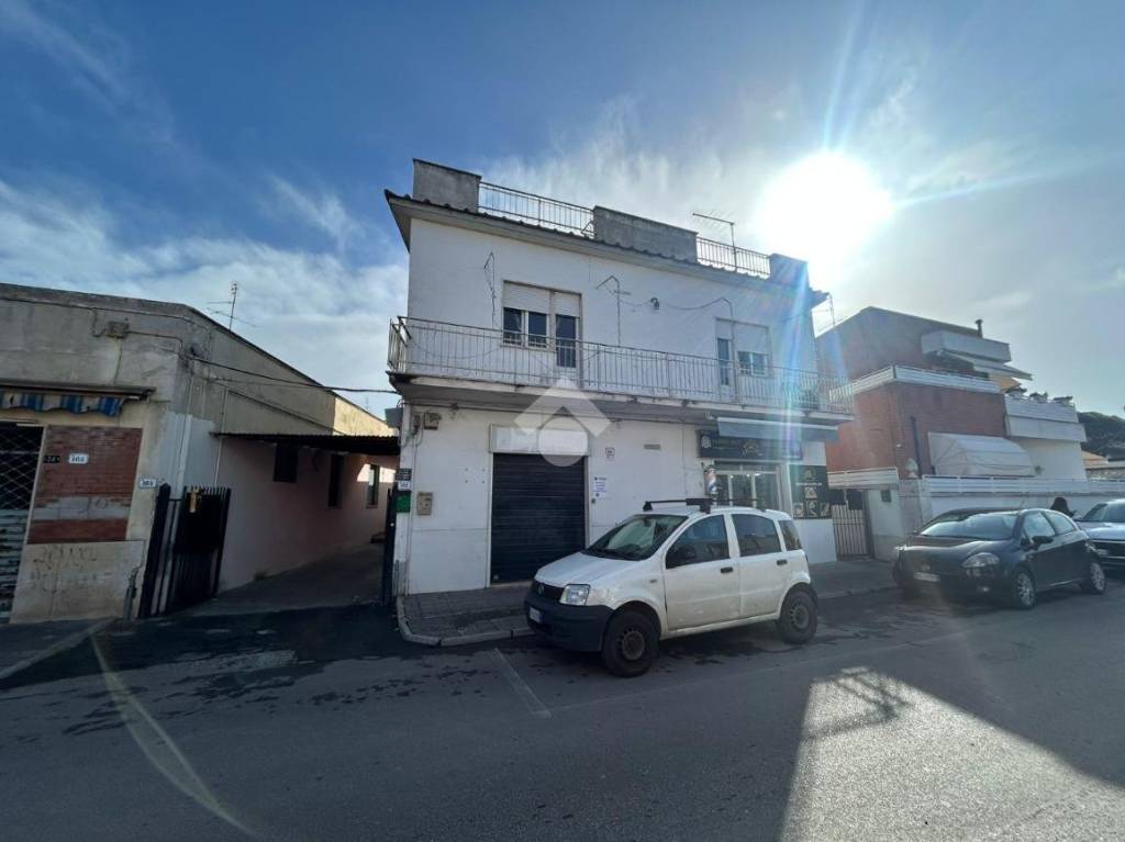 locale commerciale in affitto a Nettuno