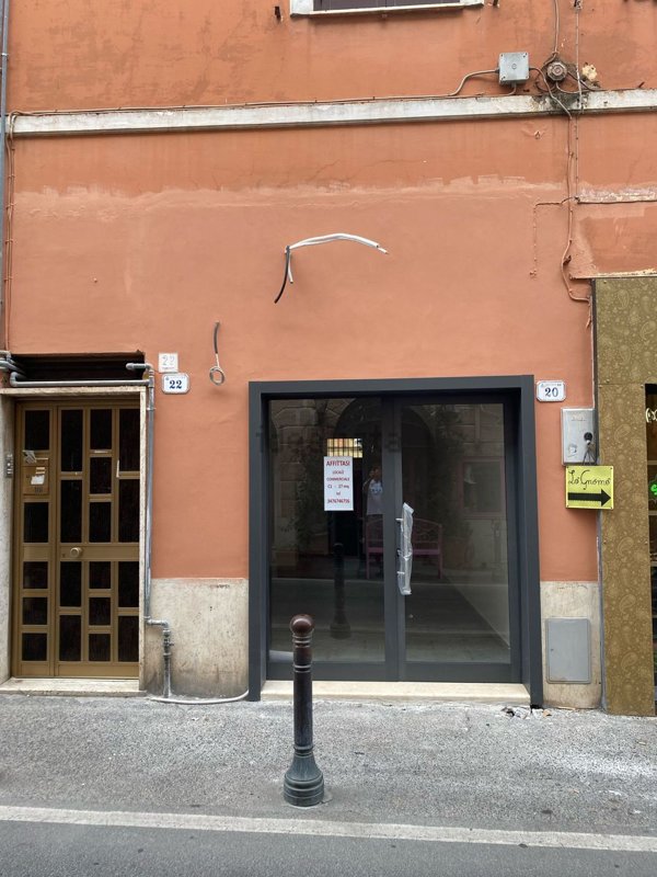 locale commerciale in affitto a Nettuno