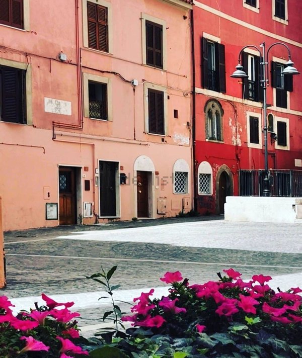 locale commerciale in affitto a Nettuno