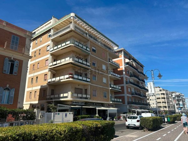 locale commerciale in affitto a Nettuno